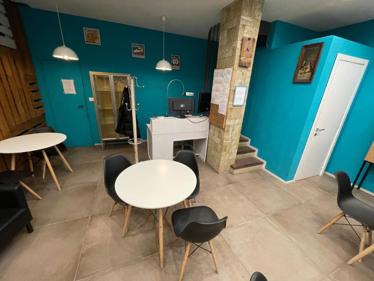 Smile Accomodation Sarre Екстериор снимка