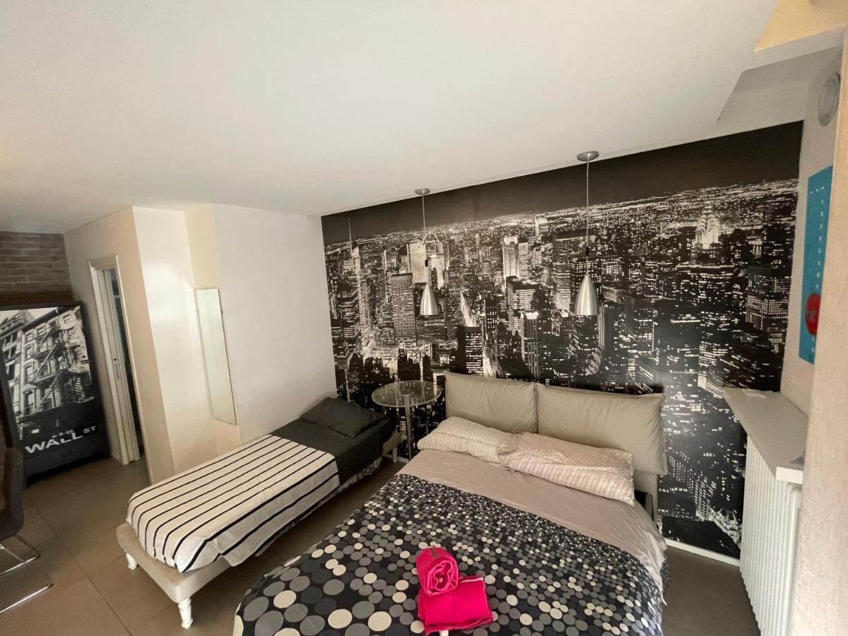 Smile Accomodation Sarre Екстериор снимка